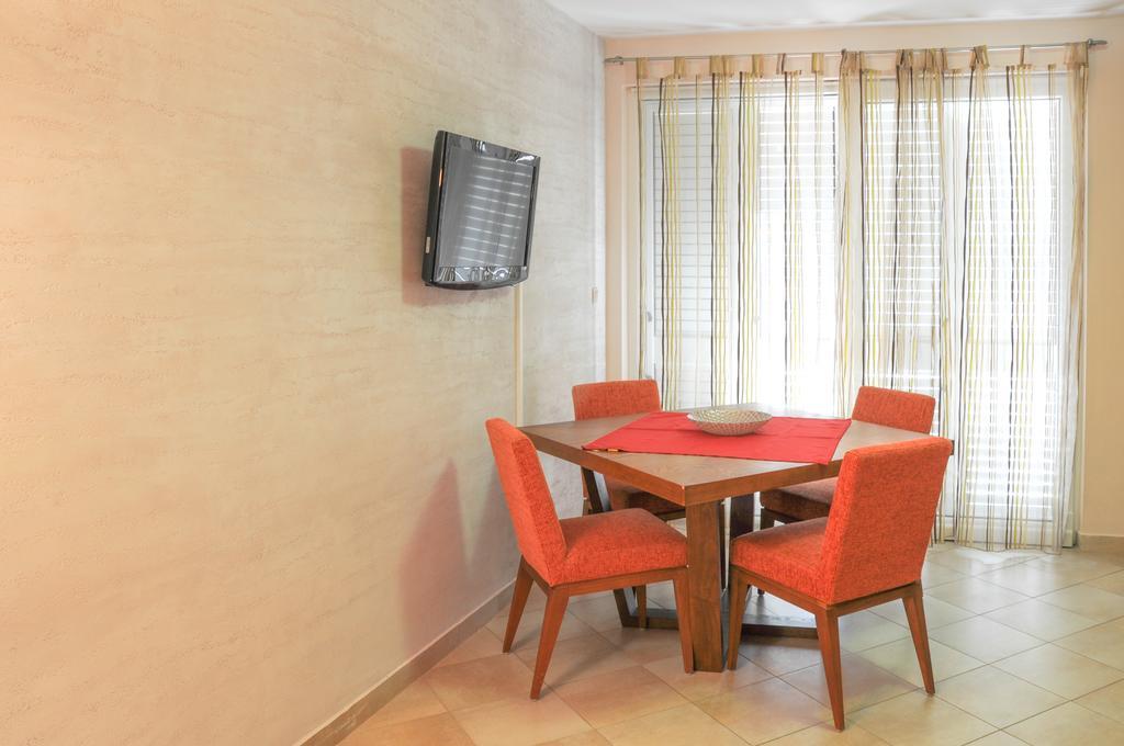 Apartments Lila Aurea Petrovac 部屋 写真