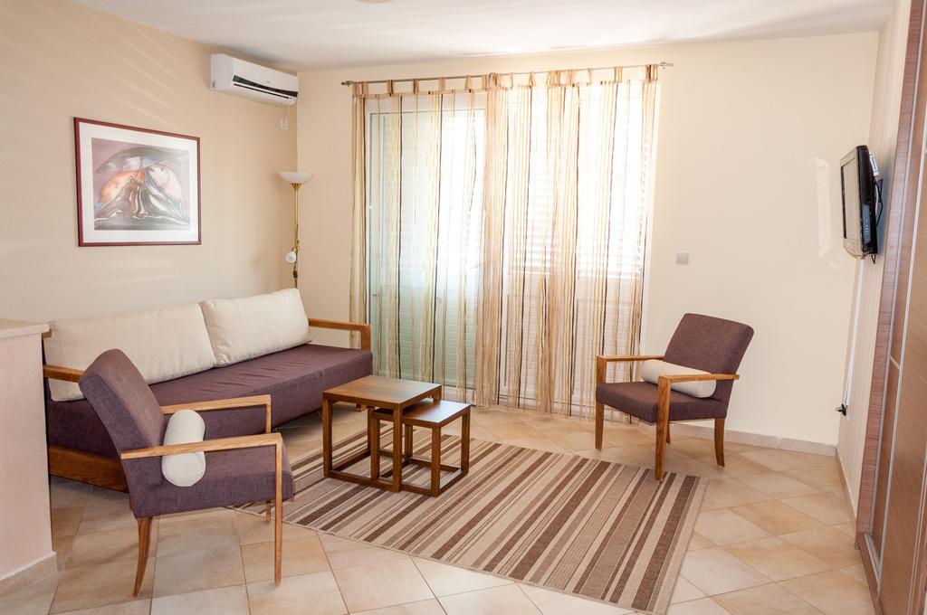 Apartments Lila Aurea Petrovac 部屋 写真