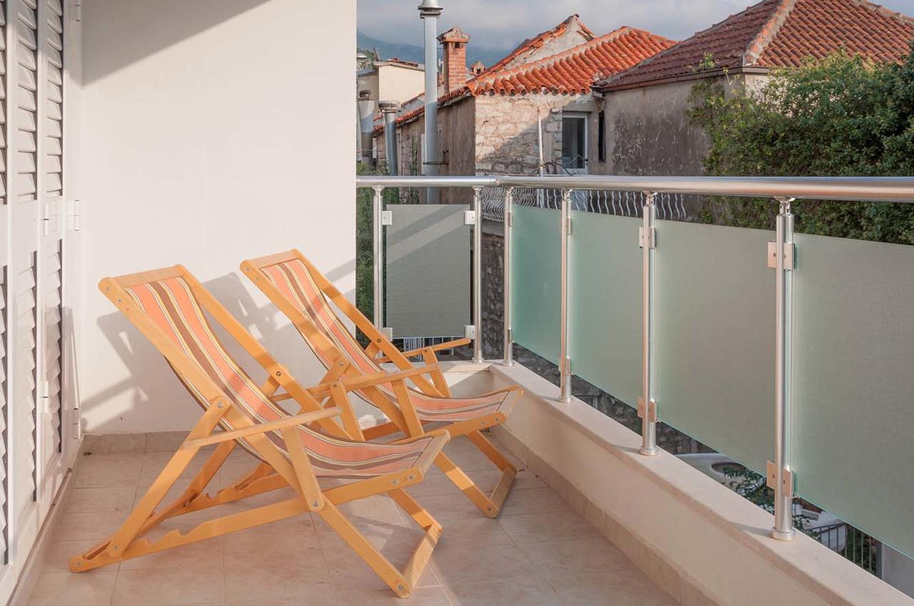 Apartments Lila Aurea Petrovac エクステリア 写真